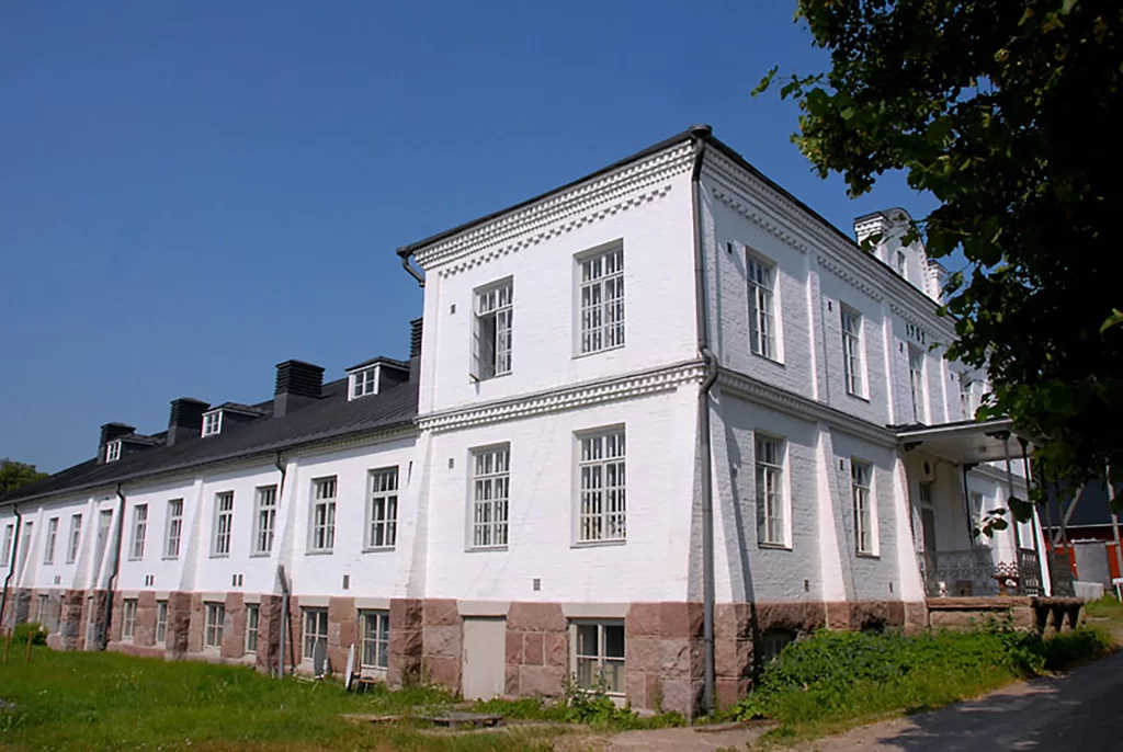oitbackan kartano tiilinavetta varastotilat kirkkonummi